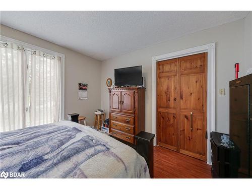 7398 County Rd 91, Stayner, ON - Indoor Photo Showing Bedroom