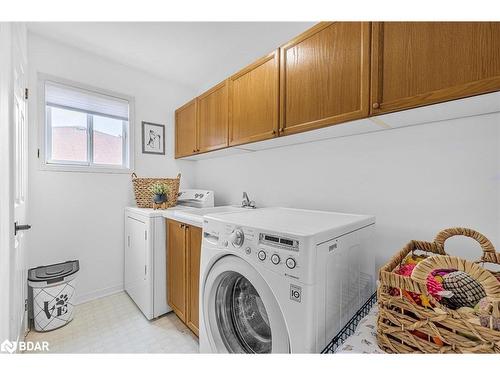 38 Irwin Drive, Barrie, ON - Indoor Photo Showing Laundry Room