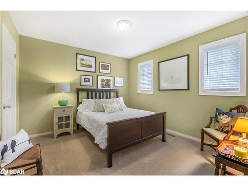 38 Irwin Drive, Barrie, ON - Indoor Photo Showing Bedroom