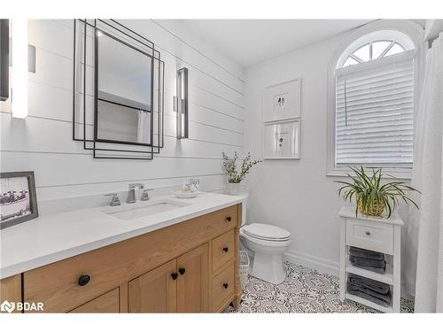 38 Irwin Drive, Barrie, ON - Indoor Photo Showing Bathroom