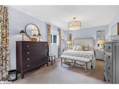 38 Irwin Drive, Barrie, ON - Indoor Photo Showing Bedroom