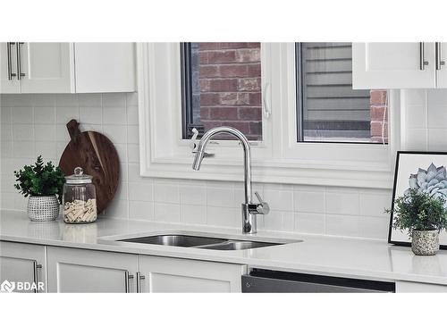 107 Citrine Drive, Bradford, ON - Indoor Photo Showing Kitchen With Double Sink