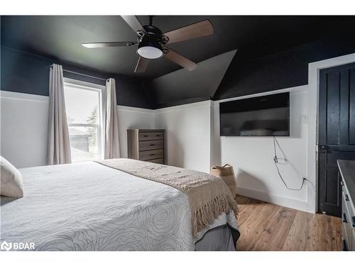 205 Fox Street, Penetanguishene, ON - Indoor Photo Showing Bedroom