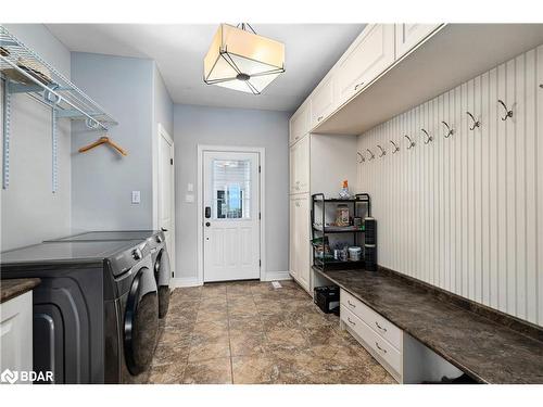 10 Valleycrest Drive, Oro-Medonte, ON - Indoor Photo Showing Laundry Room