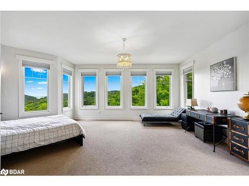 10 Valleycrest Drive, Oro-Medonte, ON - Indoor Photo Showing Bedroom