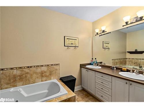 10 Valleycrest Drive, Oro-Medonte, ON - Indoor Photo Showing Bathroom