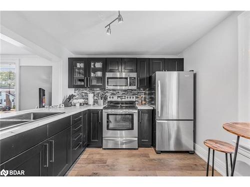 7 Thomson Street, Barrie, ON - Indoor Photo Showing Kitchen With Stainless Steel Kitchen With Double Sink With Upgraded Kitchen