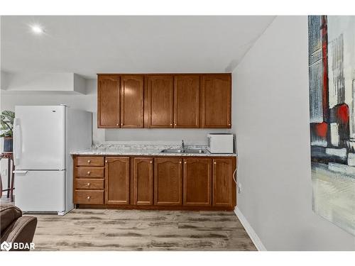 6072 5Th Side Road, Innisfil, ON - Indoor Photo Showing Kitchen With Double Sink