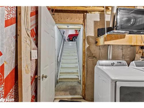 6072 5Th Side Road, Innisfil, ON - Indoor Photo Showing Laundry Room