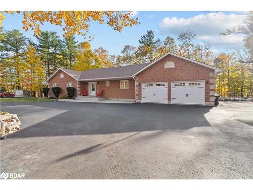 6072 5Th Side Road, Innisfil, ON - Outdoor With Facade