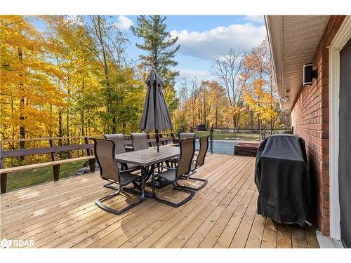 6072 5Th Side Road, Innisfil, ON - Outdoor With Deck Patio Veranda With Exterior