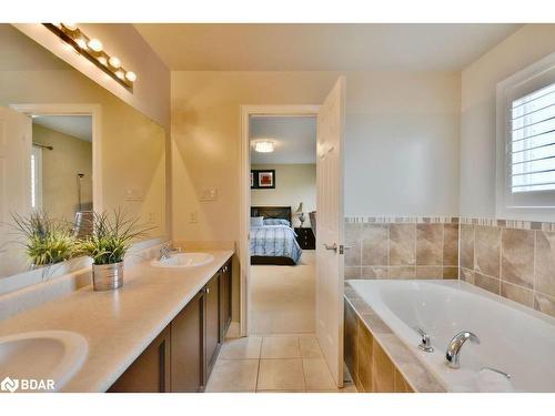 84 Monarchy Street, Barrie, ON - Indoor Photo Showing Bathroom