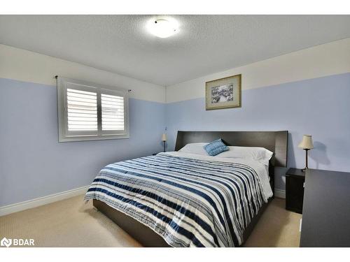 84 Monarchy Street, Barrie, ON - Indoor Photo Showing Bedroom