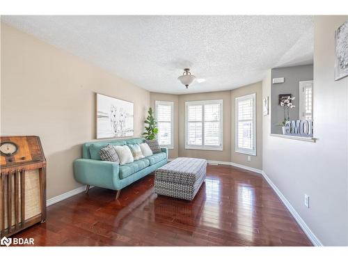 2210 Nevils Street, Alcona, ON - Indoor Photo Showing Living Room