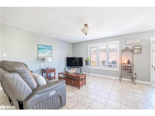 2210 Nevils Street, Alcona, ON - Indoor Photo Showing Living Room