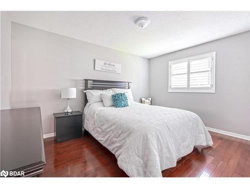 2210 Nevils Street, Alcona, ON - Indoor Photo Showing Bedroom