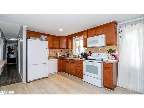 321 St Vincent Street, Barrie, ON - Indoor Photo Showing Kitchen With Double Sink