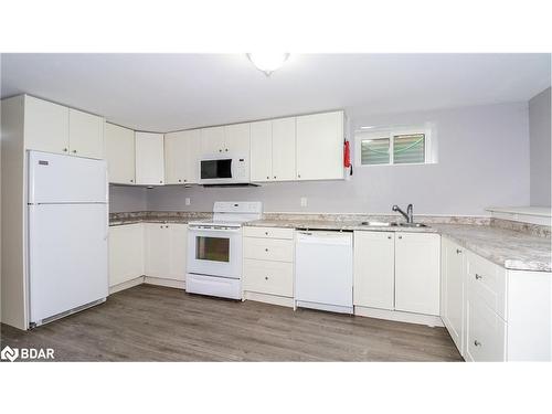 321 St Vincent Street, Barrie, ON - Indoor Photo Showing Kitchen