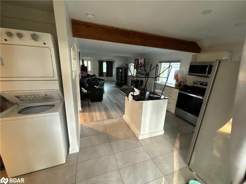 895 Maplewood Drive, Innisfil, ON - Indoor Photo Showing Laundry Room