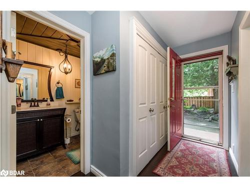 1032 Cowbell Lane, Severn Bridge, ON - Indoor Photo Showing Other Room