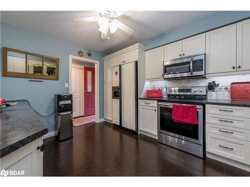 1032 Cowbell Lane, Severn Bridge, ON - Indoor Photo Showing Kitchen