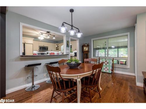 1032 Cowbell Lane, Severn Bridge, ON - Indoor Photo Showing Dining Room