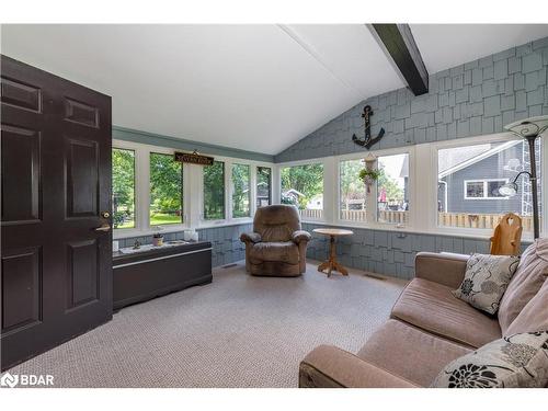 1032 Cowbell Lane, Severn Bridge, ON - Indoor Photo Showing Living Room