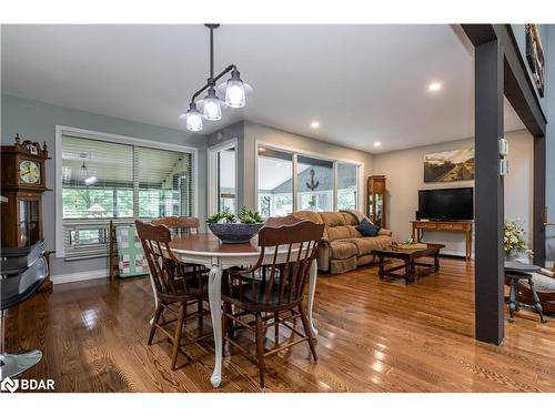 1032 Cowbell Lane, Severn Bridge, ON - Indoor Photo Showing Dining Room