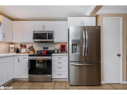 92 Hickling Trail E, Barrie, ON - Indoor Photo Showing Kitchen