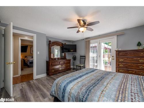 92 Hickling Trail E, Barrie, ON - Indoor Photo Showing Bedroom