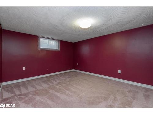 92 Hickling Trail E, Barrie, ON - Indoor Photo Showing Other Room