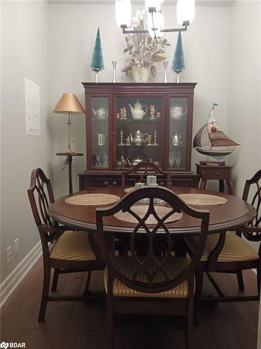 101-2300 Upper Middle Road W, Oakville, ON - Indoor Photo Showing Dining Room