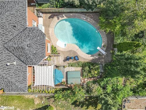 28 Thackeray Crescent, Barrie, ON - Outdoor With In Ground Pool