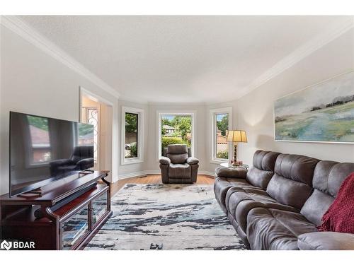 28 Thackeray Crescent, Barrie, ON - Indoor Photo Showing Living Room