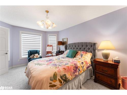 28 Thackeray Crescent, Barrie, ON - Indoor Photo Showing Bedroom