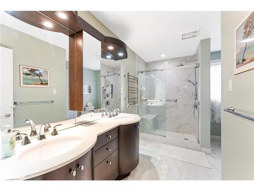 28 Thackeray Crescent, Barrie, ON - Indoor Photo Showing Bathroom