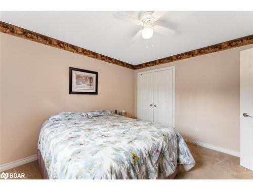 28 Thackeray Crescent, Barrie, ON - Indoor Photo Showing Bedroom