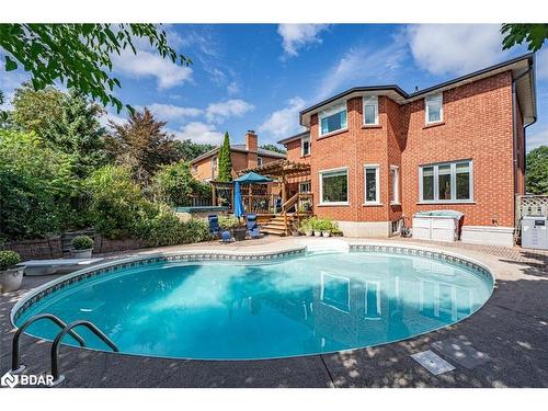 28 Thackeray Crescent, Barrie, ON - Outdoor With In Ground Pool