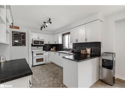 30 Livia Herman Way, Barrie, ON - Indoor Photo Showing Kitchen