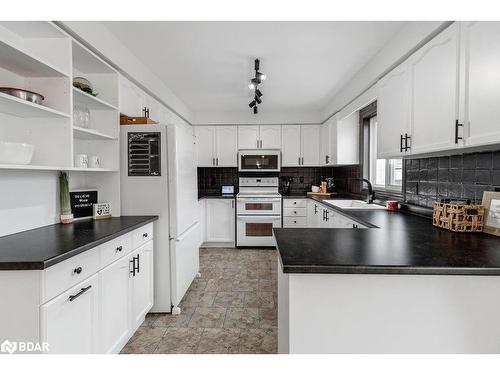 30 Livia Herman Way, Barrie, ON - Indoor Photo Showing Kitchen