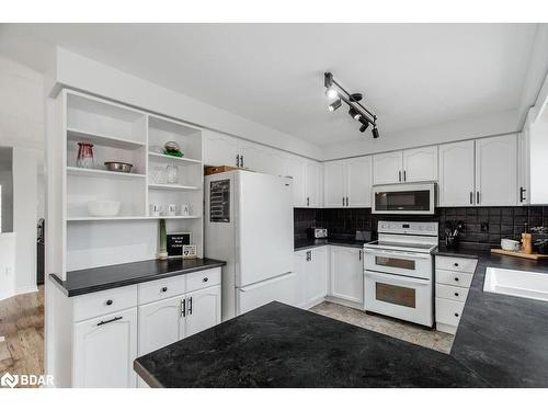 30 Livia Herman Way, Barrie, ON - Indoor Photo Showing Kitchen