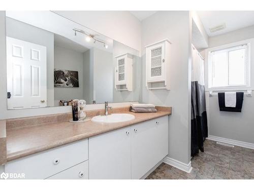 30 Livia Herman Way, Barrie, ON - Indoor Photo Showing Bathroom