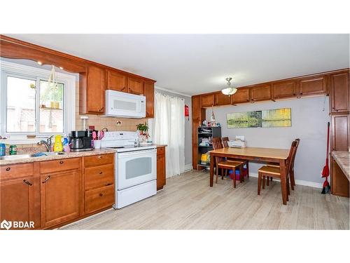 321 St Vincent Street, Barrie, ON - Indoor Photo Showing Kitchen With Double Sink