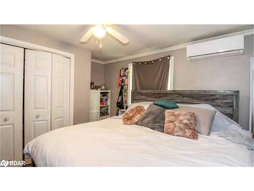 321 St Vincent Street, Barrie, ON - Indoor Photo Showing Bedroom