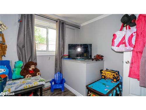 321 St Vincent Street, Barrie, ON - Indoor