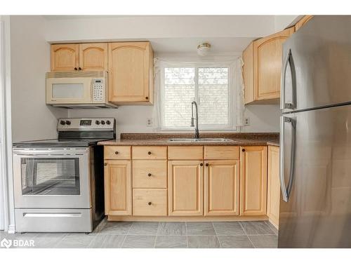 55 Garden Drive, Barrie, ON - Indoor Photo Showing Kitchen With Stainless Steel Kitchen