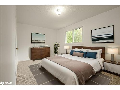 55 Garden Drive, Barrie, ON - Indoor Photo Showing Bedroom