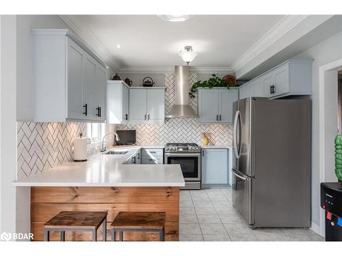 63 Prince George Crescent, Barrie, ON - Indoor Photo Showing Kitchen With Upgraded Kitchen