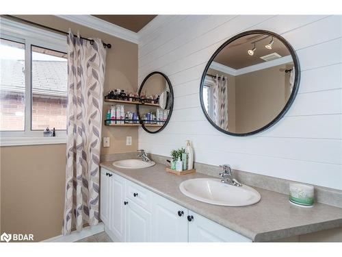 63 Prince George Crescent, Barrie, ON - Indoor Photo Showing Bathroom