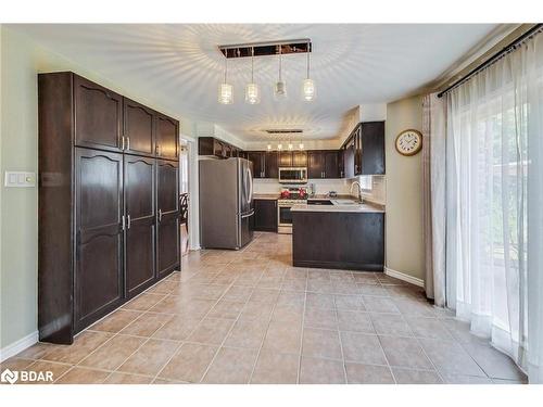 5 Kelsey Crescent, Barrie, ON - Indoor Photo Showing Kitchen